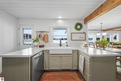 Look no further! This exceptional home checks all the boxes - photo 19