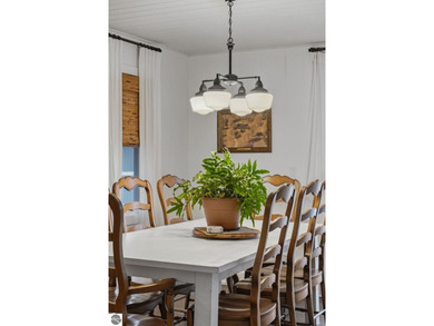 Look no further! This exceptional home checks all the boxes - photo 25
