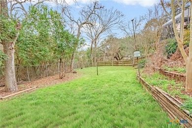 This garden style home is tucked away in pocket neighborhood - photo 29