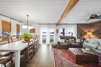 Look no further! This exceptional home checks all the boxes - photo 31