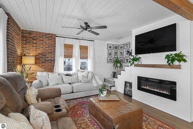 Look no further! This exceptional home checks all the boxes - photo 33