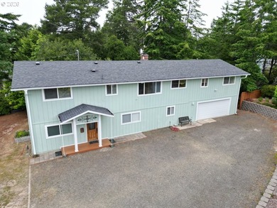 Versatile two-story home offering an ideal multi-generational - photo 4