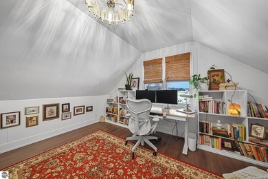 Look no further! This exceptional home checks all the boxes - photo 46