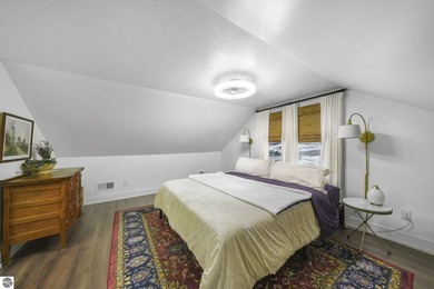 Look no further! This exceptional home checks all the boxes - photo 47