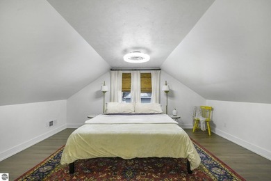 Look no further! This exceptional home checks all the boxes - photo 48