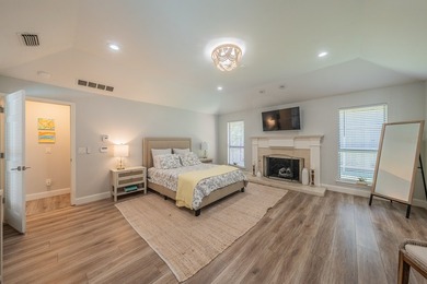 NESTLED WITHIN THE EXCLUSIVE GATED COMMUNITY OF COTTONWOOD - photo 15