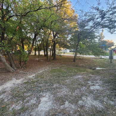 Wooded corner lot available in a lakefront community on Lake - photo 5