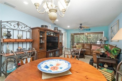 Beautifully furnished 2-bedroom, 2-bath canal-front villa with - photo 13