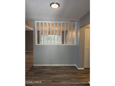 Conveniently on Lady's Island in Royal Pines Estates with over a - photo 15