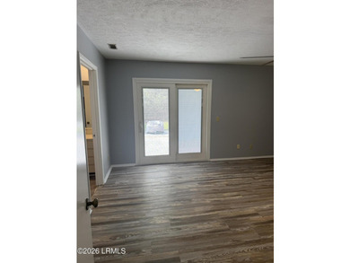 Conveniently on Lady's Island in Royal Pines Estates with over a - photo 20