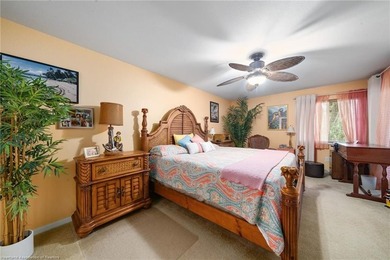 Beautifully furnished 2-bedroom, 2-bath canal-front villa with - photo 22