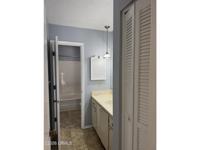 Conveniently on Lady's Island in Royal Pines Estates with over a - photo 23