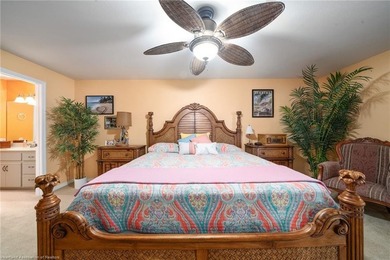 Beautifully furnished 2-bedroom, 2-bath canal-front villa with - photo 23