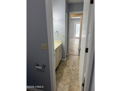 Conveniently on Lady's Island in Royal Pines Estates with over a - photo 26