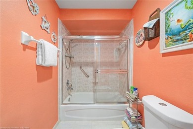 Beautifully furnished 2-bedroom, 2-bath canal-front villa with - photo 27