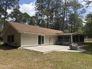 Conveniently on Lady's Island in Royal Pines Estates with over a - photo 28