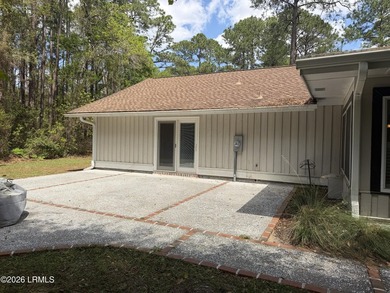 Conveniently on Lady's Island in Royal Pines Estates with over a - photo 29