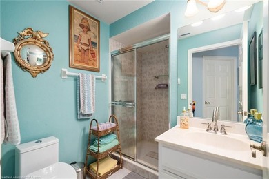 Beautifully furnished 2-bedroom, 2-bath canal-front villa with - photo 32