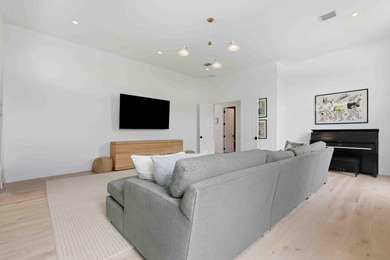 Welcome to a custom-designed turnkey Riverside model in the - photo 35