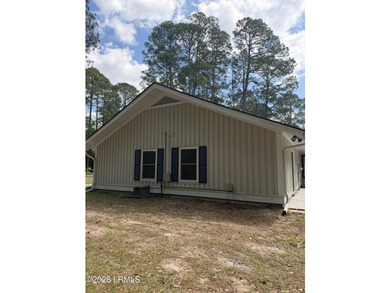 Conveniently on Lady's Island in Royal Pines Estates with over a - photo 39