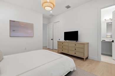 Welcome to a custom-designed turnkey Riverside model in the - photo 39