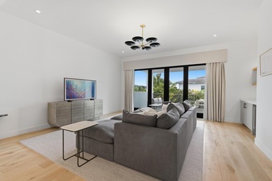 Welcome to a custom-designed turnkey Riverside model in the - photo 46