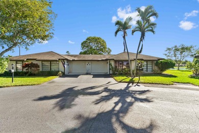 (private lake, pond, coastal) Home For Sale in Boynton Beach Florida