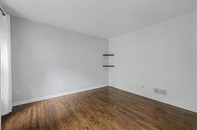 Impressive 5 bedroom , 3.5 bath Executive Home perfectly - photo 11