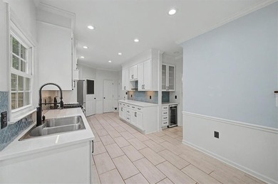 Impressive 5 bedroom , 3.5 bath Executive Home perfectly - photo 20