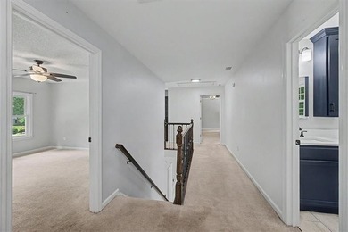 Impressive 5 bedroom , 3.5 bath Executive Home perfectly - photo 32