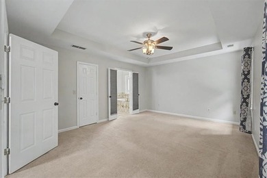 Impressive 5 bedroom , 3.5 bath Executive Home perfectly - photo 35