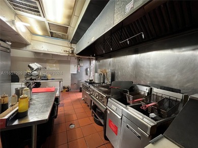 Well-established Colombian Cuisine Lounge/Restaurant has proudly - photo 8