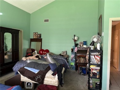 This 3 bedroom 2 bathroom home offers over 1900 square feet of - photo 12