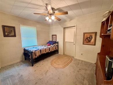 Welcome to your pristine lake retreat in the highly sought-after - photo 12