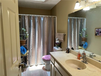 This 3 bedroom 2 bathroom home offers over 1900 square feet of - photo 15
