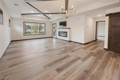 Gorgeous like-new patio home overlooking a peaceful pond and - photo 24