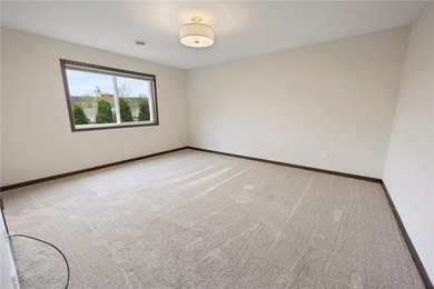 Gorgeous like-new patio home overlooking a peaceful pond and - photo 29