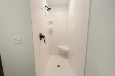 Gorgeous like-new patio home overlooking a peaceful pond and - photo 35