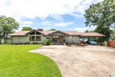 Welcome home to this stunning lakefront retreat! Situated on 4 - photo 5