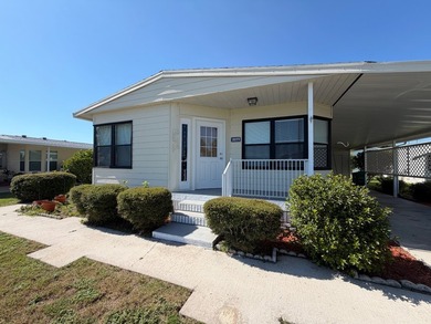 WELCOME HOME Beautifully maintained and exceptionally cared for - photo 3