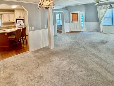 WELCOME HOME Beautifully maintained and exceptionally cared for - photo 4