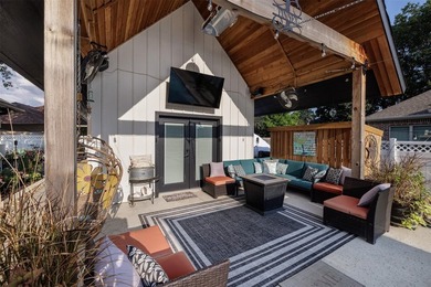 Amazing updated home in Emerald Bay lakefront golf course - photo 23