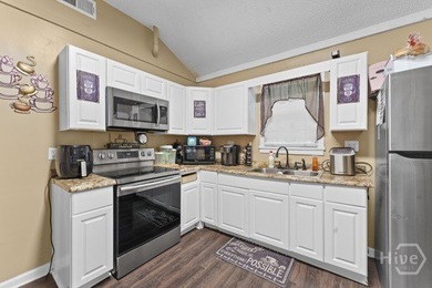 Charming 3BR/2BA home in Savannah's established Parkwood - photo 8