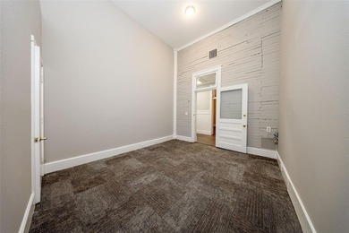 PRICED BELOW APPRAISAL! Don't miss this rare opportunity to own - photo 28
