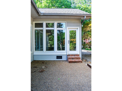 LOCATION, LOCATION, LOCATION! Custom single-level home in the - photo 33