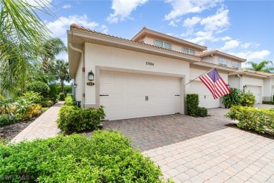 Lake Townhome/Townhouse For Sale in Fort Myers, Florida