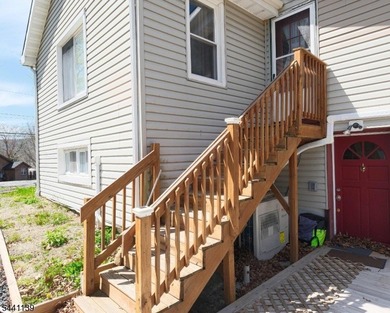 Here's a fantastic opportunity for an owner-occupied investment - photo 11
