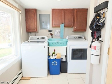 Here's a fantastic opportunity for an owner-occupied investment - photo 15