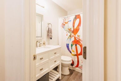 Welcome to 1562 Edgefield Court, a beautifully maintained - photo 15