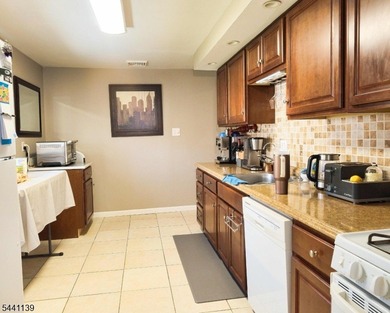 Here's a fantastic opportunity for an owner-occupied investment - photo 16